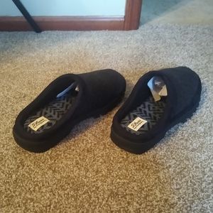 Deluxe Dearfoams slippers size 11